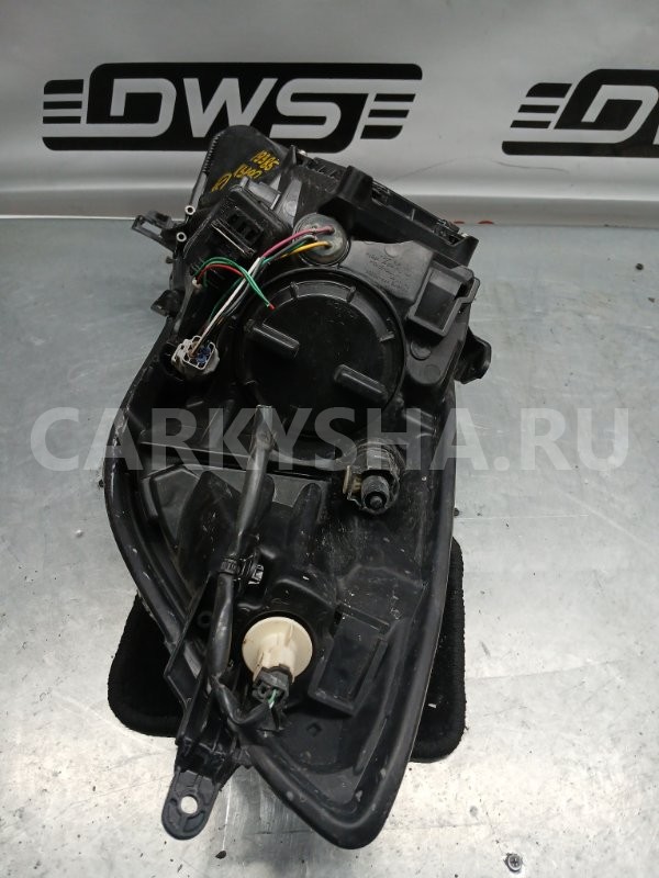 Фара Toyota Vitz 