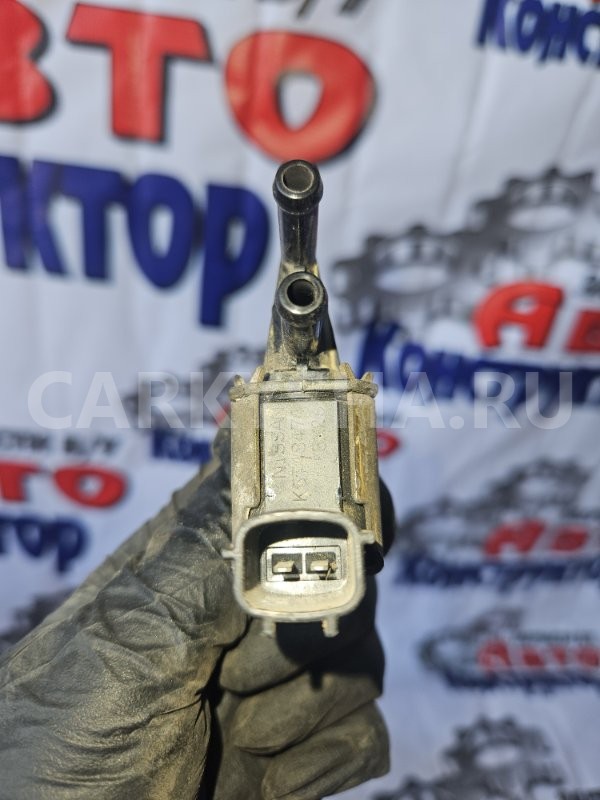 Вакуумный клапан Nissan Liberty 