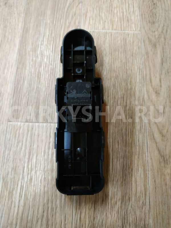Кнопка стеклоподъемника переднего правого Peugeot 308 оригинальный номер 96565184XT