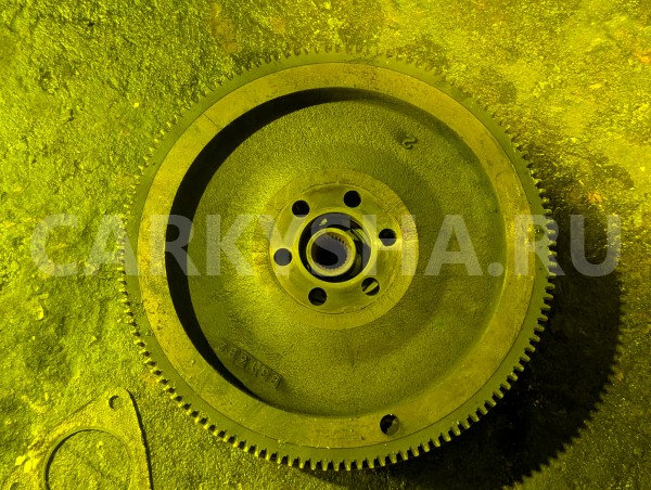 Маховик Nissan NV200 