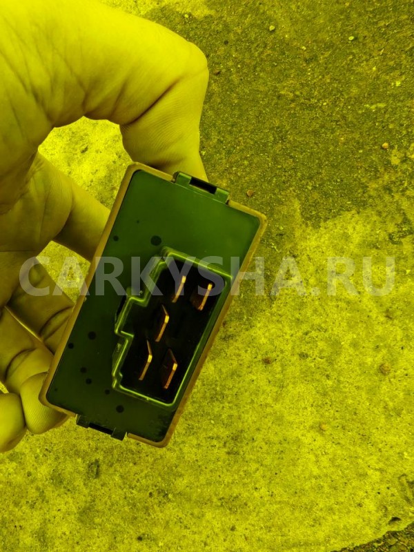 Электронный блок Toyota Land Cruiser 