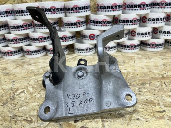 Кронштейн крепления двигателя левый Toyota Camry VIII (XV70) Рестайлинг – седан оригинальный номер 12304-25010