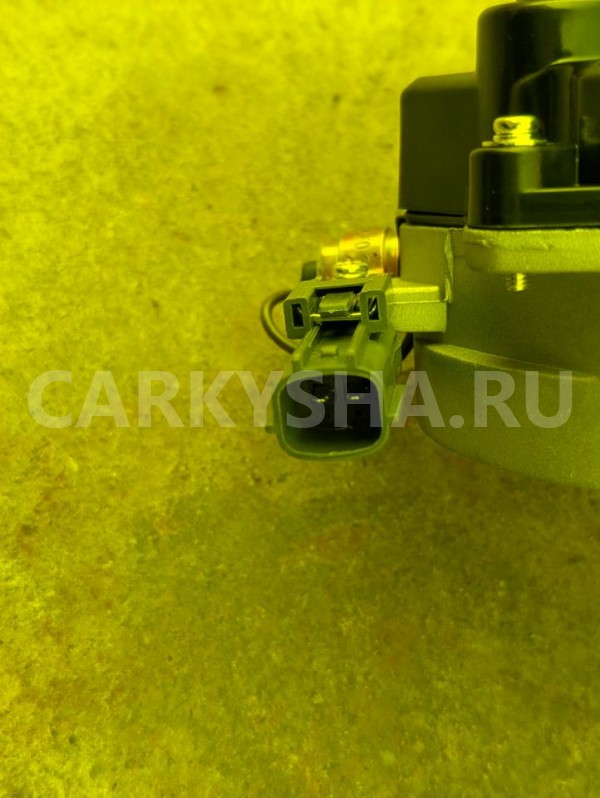 Трамблер Nissan Bassara 