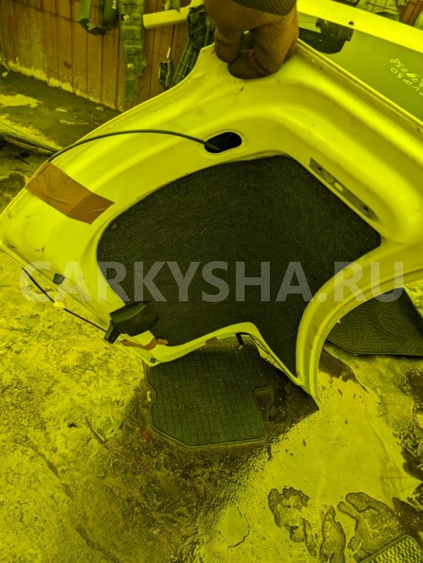 Крышка багажника Toyota Corolla 