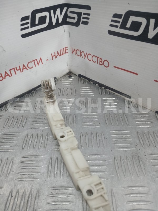 Крепление бампера Nissan Serena 