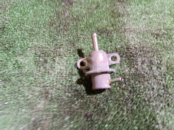 Регулятор давления топлива Mitsubishi i оригинальный номер MR420443