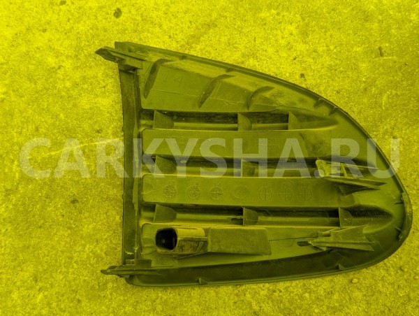 Заглушка бампера Toyota Corolla 