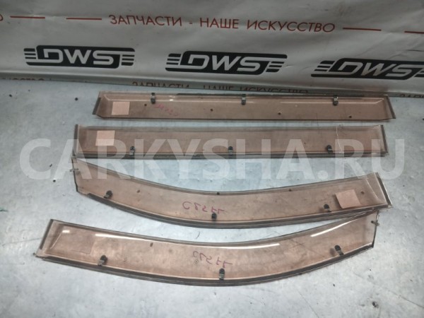 Ветровик на дверь Nissan Serena 