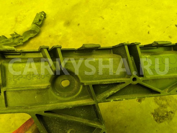 Крепление бампера Audi A4 