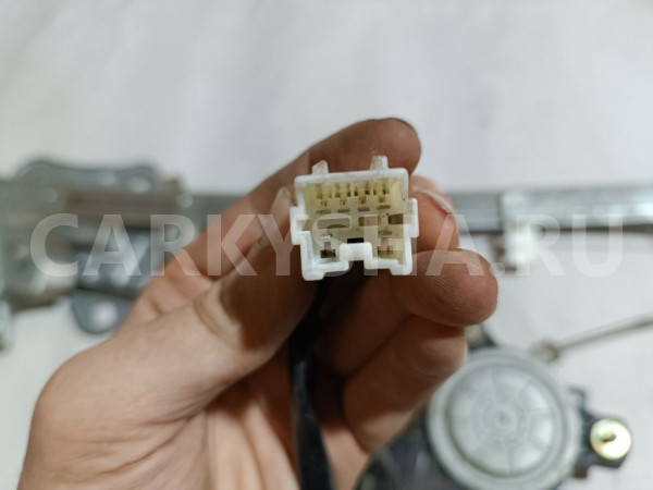 Стеклоподъемник электр. передний правый Mitsubishi Diamante оригинальный номер MR236766