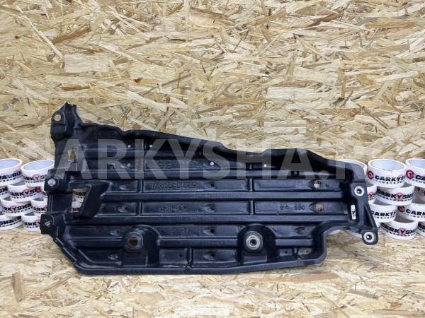 Защита днища правая Toyota Camry VII (XV50) оригинальный номер 58398-33020