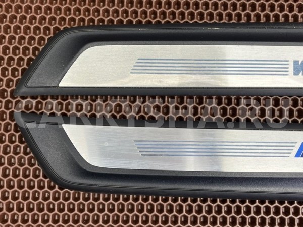Накладки порожков BMW X1 