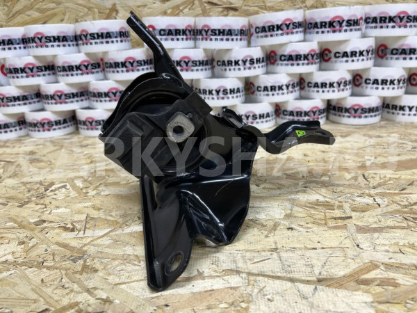 Опора двигателя левая Toyota Corolla XII (E210) – седан оригинальный номер 12372-0T610