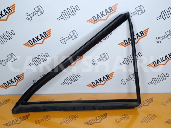 Уплотнитель стекла двери задний правый Toyota Toyota Camry 