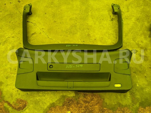 Обшивка двери багажника Audi A4 