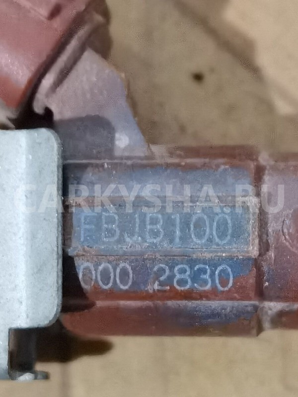 Форсунка инжекторная электрическая Nissan Sunny 