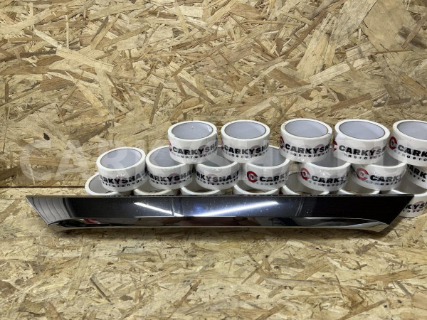 Молдинг крышки багажника Toyota Corolla XI (E160, E170) оригинальный номер 76801-02B20