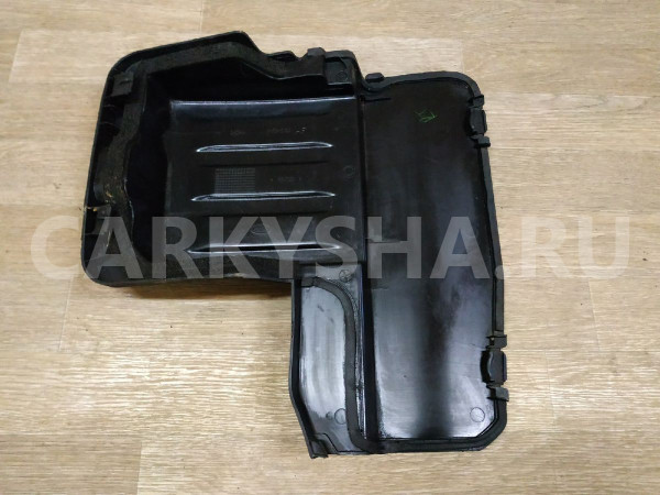 Крышка аккумулятора Land Rover Freelander оригинальный номер LR013334