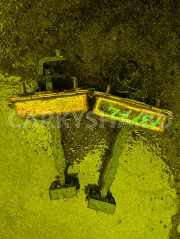 Доводчик двери Mitsubishi Diamante 
