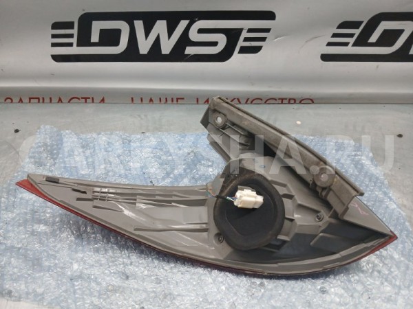 Фонарь стоп сигнала правый Toyota Estima 