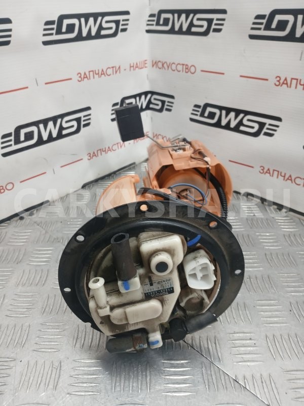 Насос топливный Toyota Mark X 