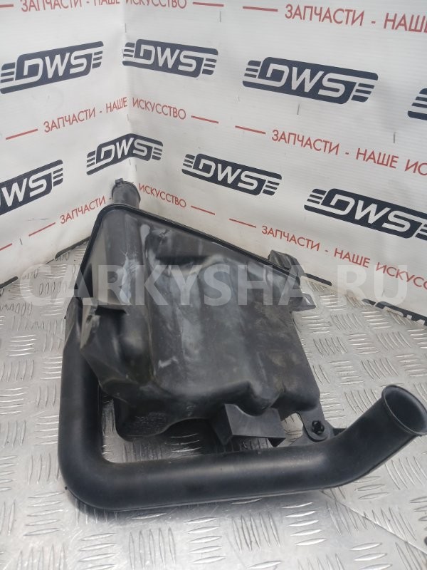 Бачок омывателя Toyota Mark II 