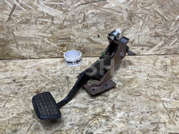 Педаль тормоза в сборе Lexus RX II Рестайлинг оригинальный номер 47106-48050