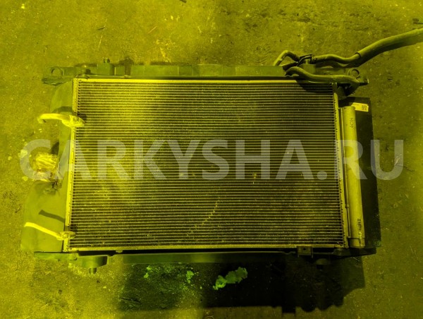 Радиатор охлаждения Toyota Avensis 