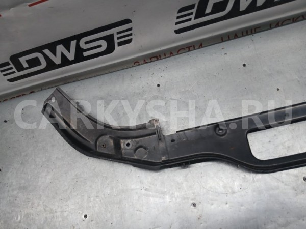 Планка радиатора Mazda Atenza 