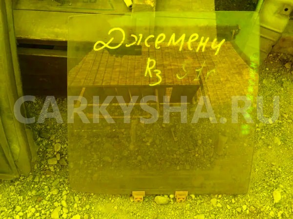 Стекло двери Isuzu Gemini 