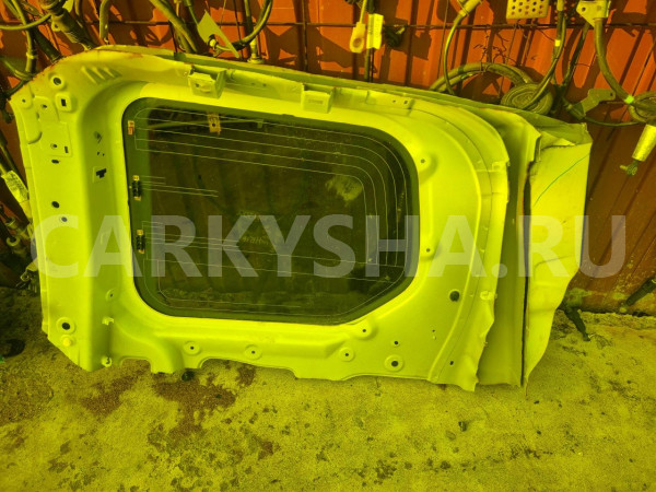 Стекло собачника Nissan Serena 