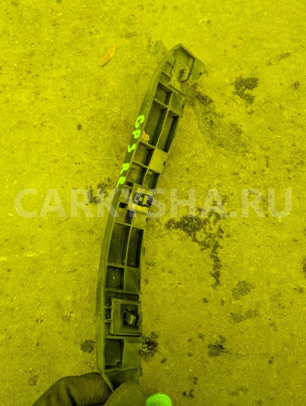 Крепление бампера Honda Freed 