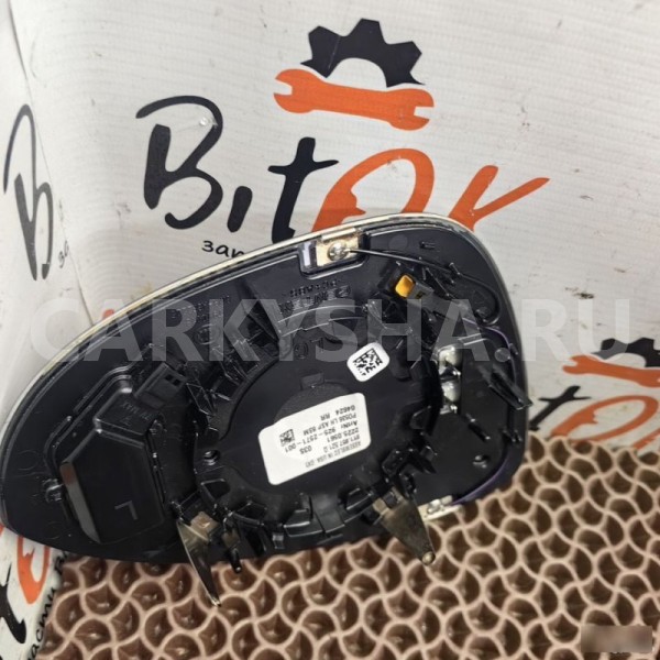 Зеркальный элемент Porsche Cayenne 