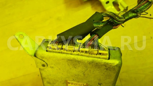 Блок управления подвеской Toyota Celsior 