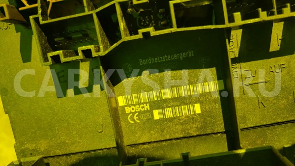 Блок предохранителей Volkswagen Golf 