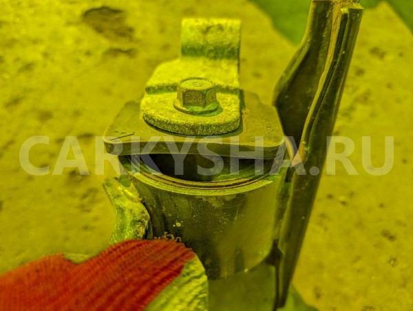 Подушка двигателя Mitsubishi Delica 