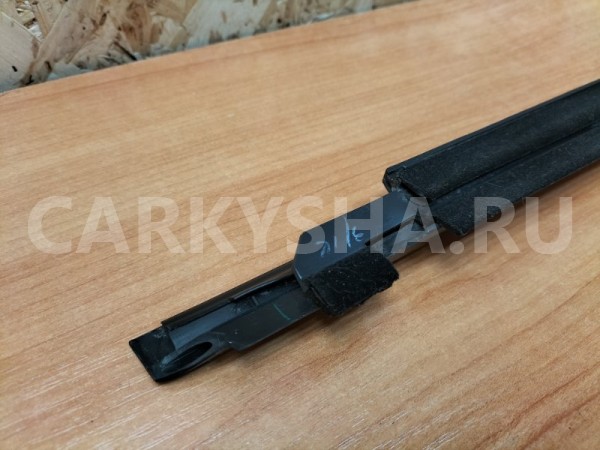 Молдинг стекла двери задний правый Toyota Alphard Toyota Alphard 