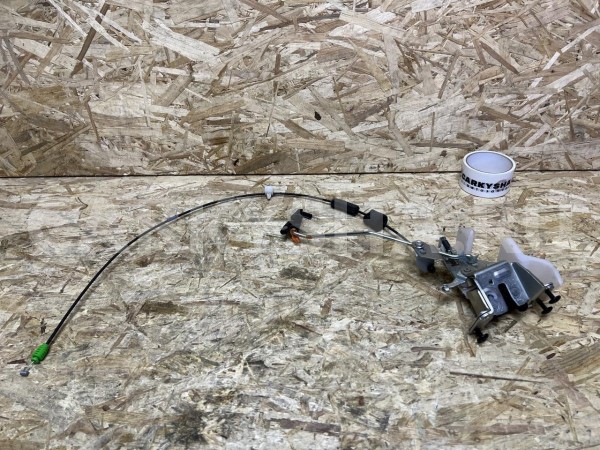 Замок правой двери Toyota Alphard III Рестайлинг оригинальный номер 69370-58070