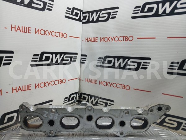 Пластина впускного коллектора Toyota Ractis 